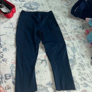 Lululemon capris size 4